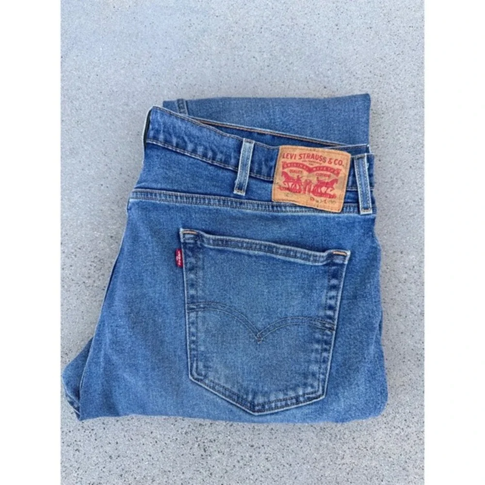 Levi's 505 Jeans Mens 38x30 Blue Straight Leg Classic Fit Medium Wash Denim‎